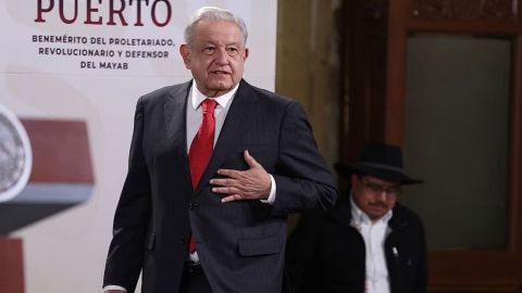 AMLO urge a INE investigar guerra sucia en su contra en redes sociales