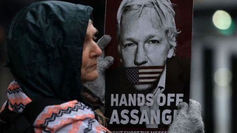 Julian Assange permanece más de 13 años en Reino Unido por evitar su extradición