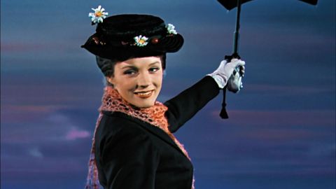 'Mary Poppins' es reclasificada por lenguaje discriminatorio