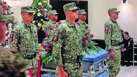 Despiden con honores a joven soldado fallecido