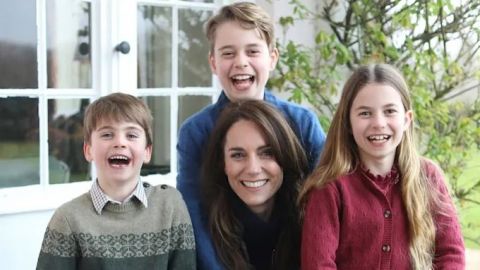 Kate Middleton se disculpa y confirma que la foto familiar sí fue editada