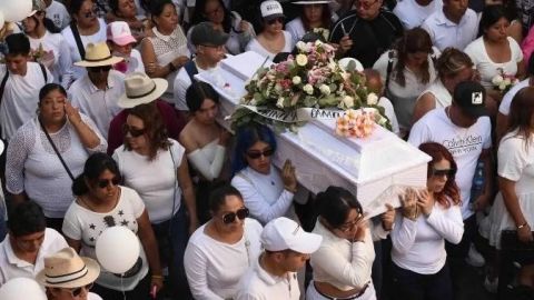 Colectivos rechazan acusaciones hacia madre de niña asesinada en Taxco