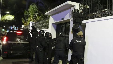 OEA convoca a reunión tras irrupción de policía ecuatoriana a embajada mexicana