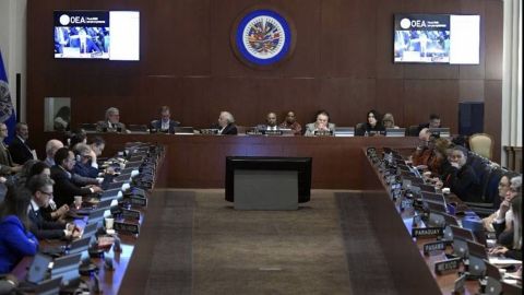 OEA condena incursión en embajada mexicana en Ecuador y ofrece mediación