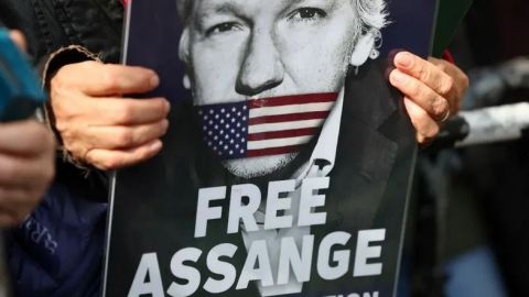EU considera permitir que Julian Assange, vuelva a Australia