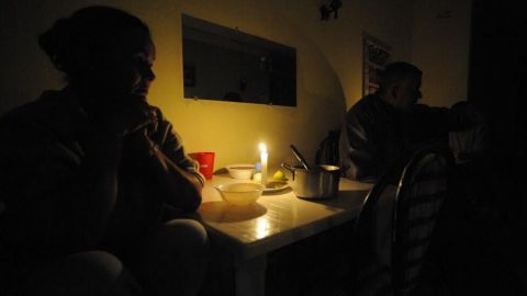 Suspenden labores durante dos días por emergencia energética en Ecuador