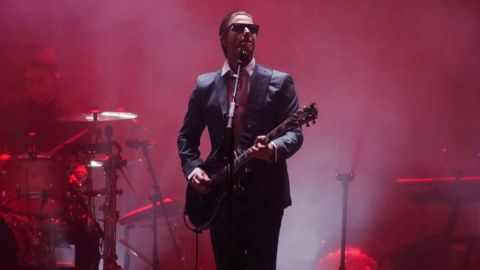 Interpol deslumbra en el Zócalo de México en un concierto memorable