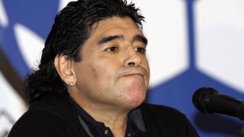 Hijos de Maradona piden el traslado de su cuerpo del cementerio a un mausoleo