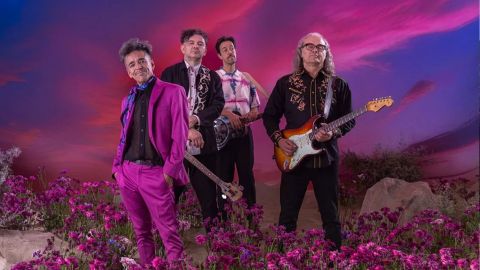 Café Tacvba regresa con 'La bas(e)', un himno a la solidaridad y la unidad