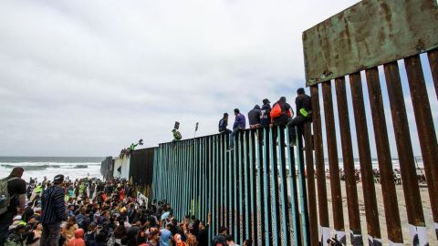 Tijuana se convierte en el principal cruce irregular de migrantes de México a EU