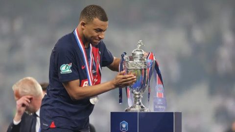 Kylian Mbappé se despide de PSG con doblete; gana la Copa de Francia ante Lyon