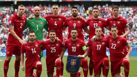 Serbia amenaza con irse de la Eurocopa tras unos cánticos