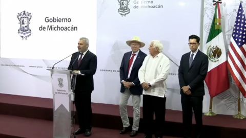 Ken Salazar acepta plan de seguridad de Michoacán para inspectores de aguacate