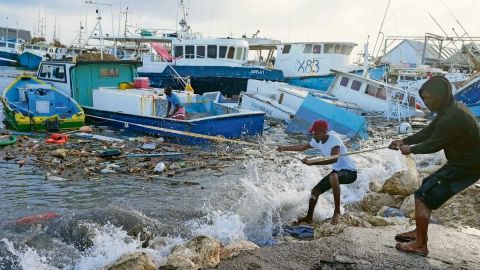 Beryl deja seis muertos y destrucción generalizada en el Caribe