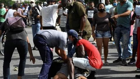 Desde el exilio en México, joven cubana lucha por los presos de protestas