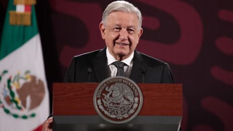 AMLO llama a PRI y PAN a regresar a sus orígenes ante posible ruptura