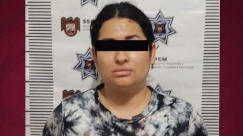 Mujer es arrestada por agredir a su pareja