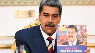 El CNE proclama como ganador a Nicolás Maduro