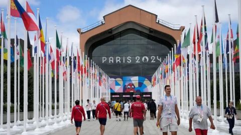 Brasil expulsa a nadadora de París 2024 tras salida nocturna de Villa Olímpica