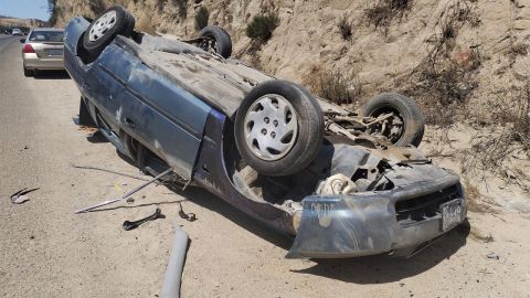 Volcadura en el Corredor 2000 deja un joven lesionado