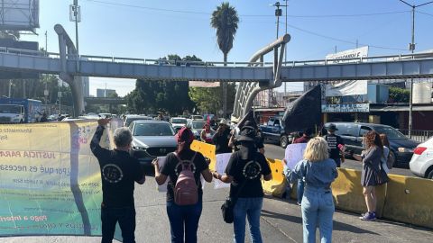 Maestros del SNTE Sección 2 bloquean carriles sentri en San Ysidro