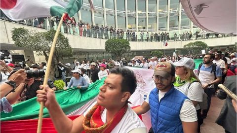 Manifestantes ingresan al Senado e irrumpen sesión de Reforma al Poder Judicial