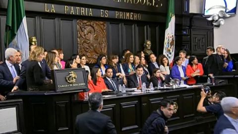 Aplanadora aprueba reforma judicial, con traición de Yunes