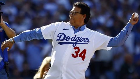 Muere Fernando Valenzuela, ex beisbolista mexicano y leyenda de los Dodgers