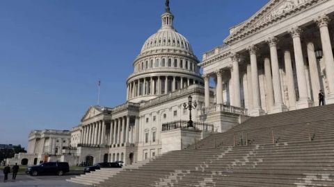 Negocian de último minuto en Congreso de EU para evitar cierre