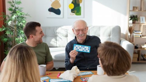 Actividades divertidas para jugar en familia dentro de casa