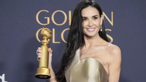 Demi Moore gana su primer Globo de Oro por su papel en La Sustancia