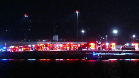 Chocan avión y helicóptero cerca de aeropuerto de Washington