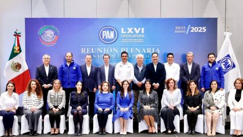 Senadores del PAN proponen reducir el IEPS para bajar el precio de la gasolina