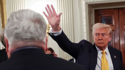 Trump se dispone a ampliar detenciones y vías de deportación