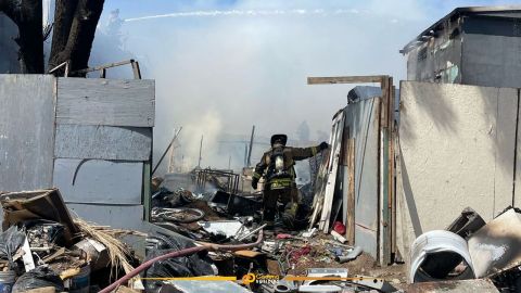 Incendio en colonia Planicie consume tres viviendas