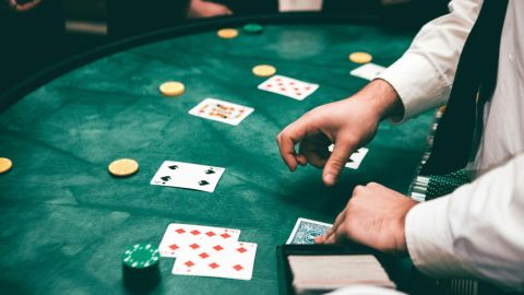 Baccarat: el juego de cartas más elegante del casino