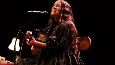 Natalia Lafourcade pospone su gira internacional por embarazo