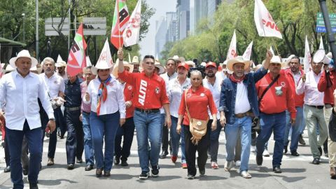 Alejandro Moreno llama a formar un gran frente opositor contra Morena