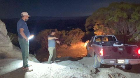 Bomberos de Tecate rescatan a hombre de Tijuana en camino de Santa Verónica