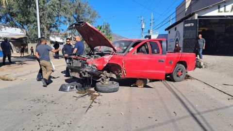 Fuerte choque en bulevar Santa Anita deja un muerto en Tecate