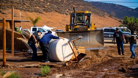 Desalojan invasión en praderas del Ciprés en Ensenada