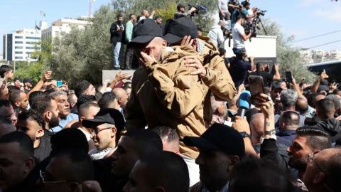 Israel libera a 154 prisioneros palestinos; llegan al norte de Egipto