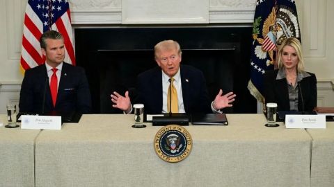 Trump reconoce la 'valentía' de Claudia y tunde a Colombia