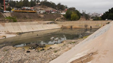 La ciudadanía sigue tirando basura en desarenadores: riesgo de inundaciones