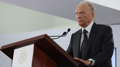 Alejandro Gertz Manero presenta su renuncia como titular de la FGR