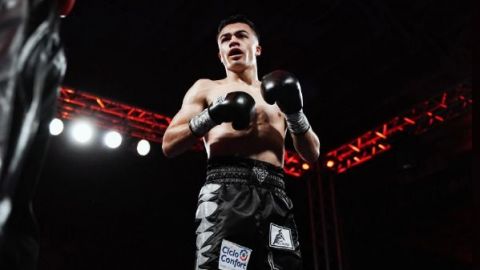 'Chapulín' Salas por título mundial de la Federación Internacional de Boxeo