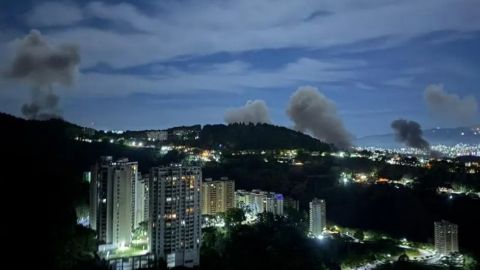 Reportan detonaciones y aviones sobrevolando Caracas en Venezuela