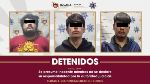 Escondían metanfetaminas en una bolsa de Feliz Navidad y terminaron detenidos