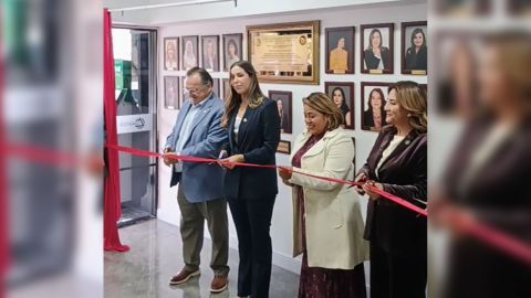 Realizan develación del muro de presidentas de María Sandoval de Zarco