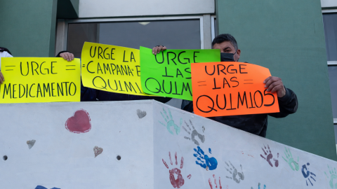 Familiares y pacientes oncológicos protestan por falta de insumos médicos